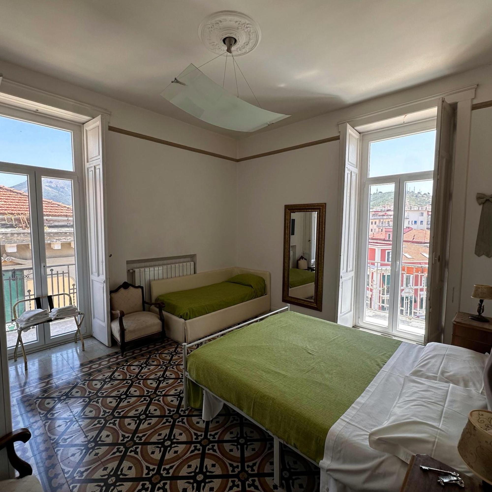 L'Una Di Notte Salerno Exterior foto
